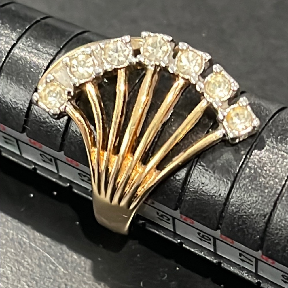 *Gold toned  Fan-Shaped Ring with Sparkling Stones